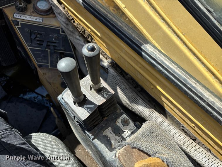 image for item FG0019 Grove RT635C crane