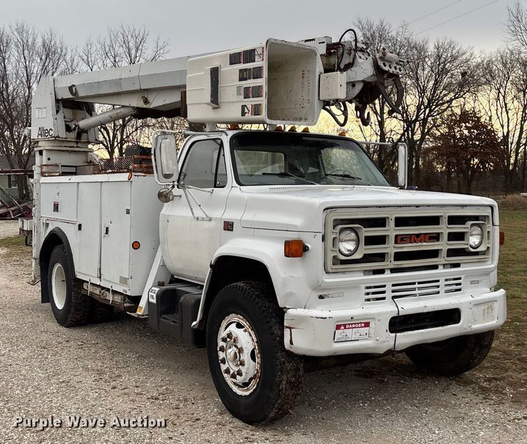 image for item FG0020 1989 GMC C7 digger derrick truck