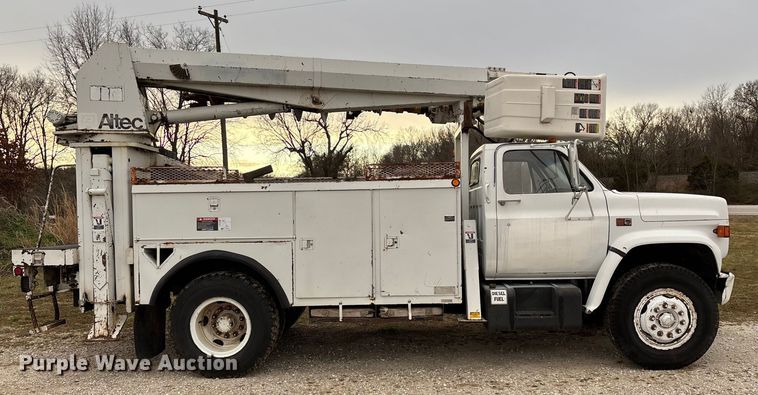 image for item FG0020 1989 GMC C7 digger derrick truck