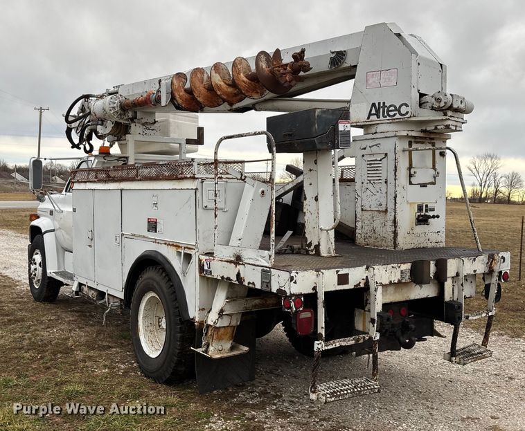 image for item FG0020 1989 GMC C7 digger derrick truck