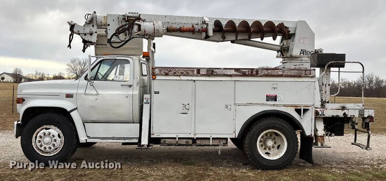 image for item FG0020 1989 GMC C7 digger derrick truck