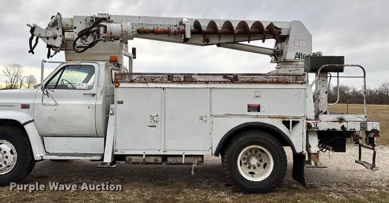 image for item FG0020 1989 GMC C7 digger derrick truck