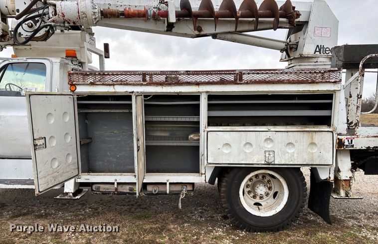 image for item FG0020 1989 GMC C7 digger derrick truck