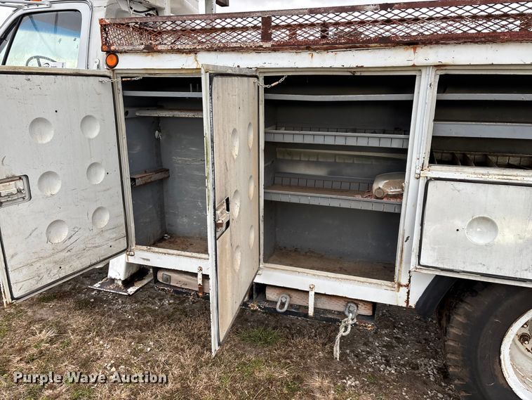 image for item FG0020 1989 GMC C7 digger derrick truck