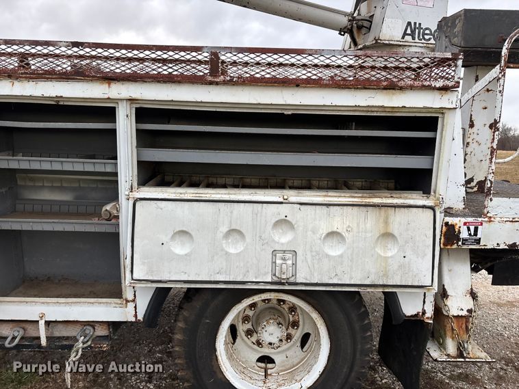 image for item FG0020 1989 GMC C7 digger derrick truck