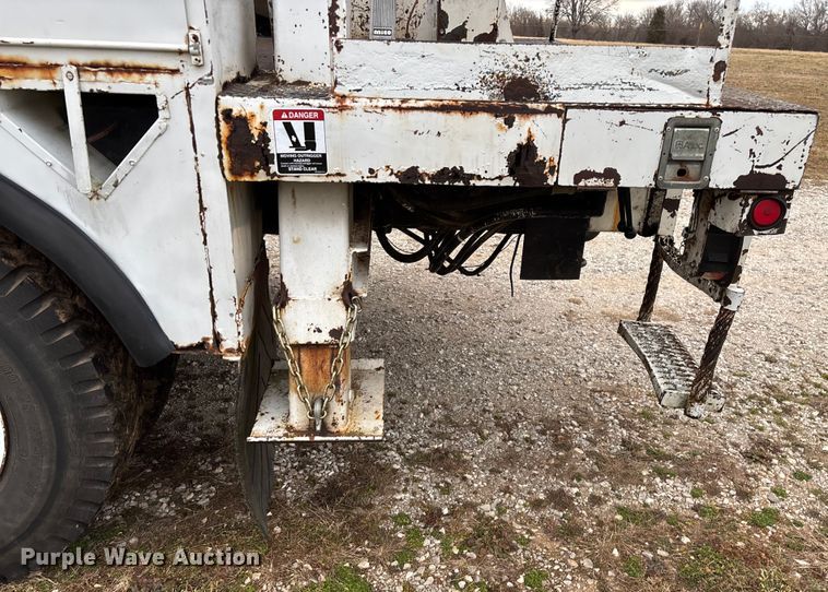 image for item FG0020 1989 GMC C7 digger derrick truck