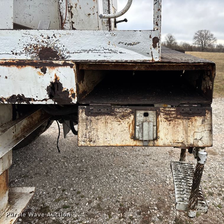 image for item FG0020 1989 GMC C7 digger derrick truck