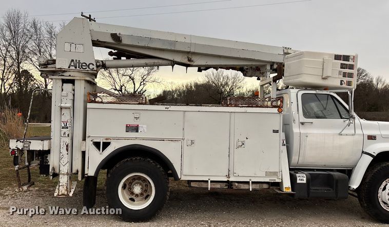 image for item FG0020 1989 GMC C7 digger derrick truck