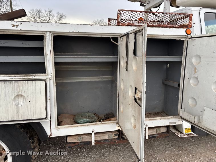 image for item FG0020 1989 GMC C7 digger derrick truck