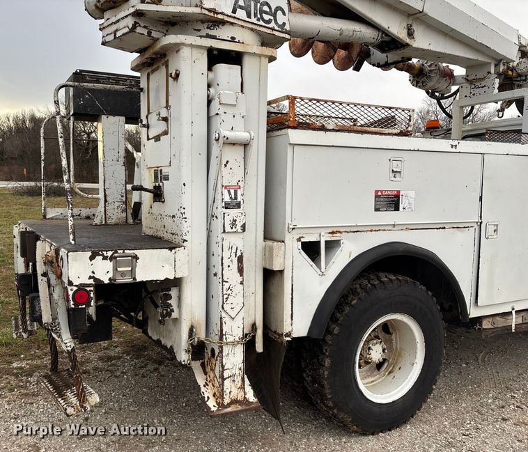 image for item FG0020 1989 GMC C7 digger derrick truck