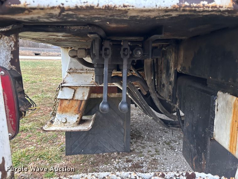 image for item FG0020 1989 GMC C7 digger derrick truck