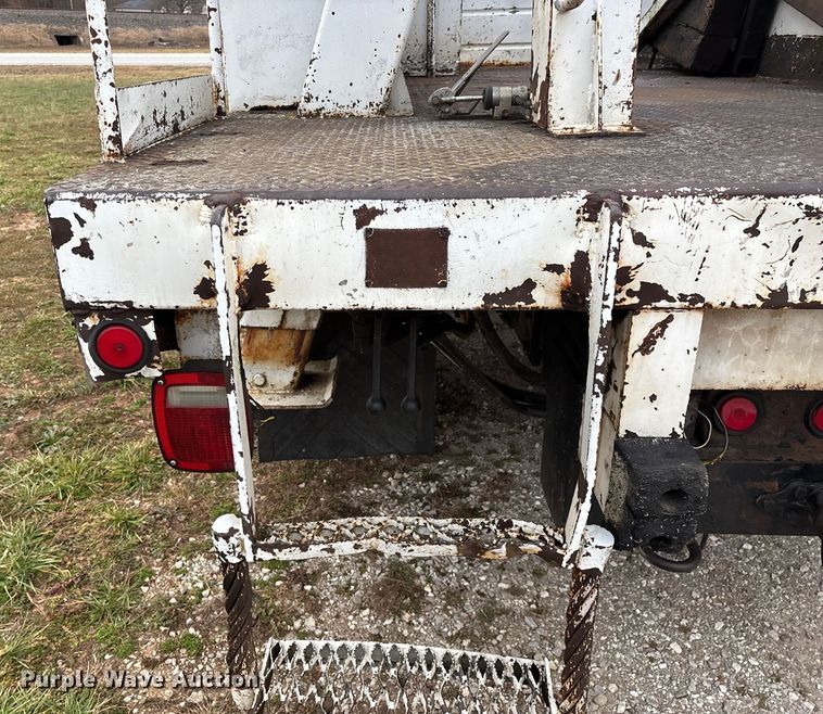 image for item FG0020 1989 GMC C7 digger derrick truck