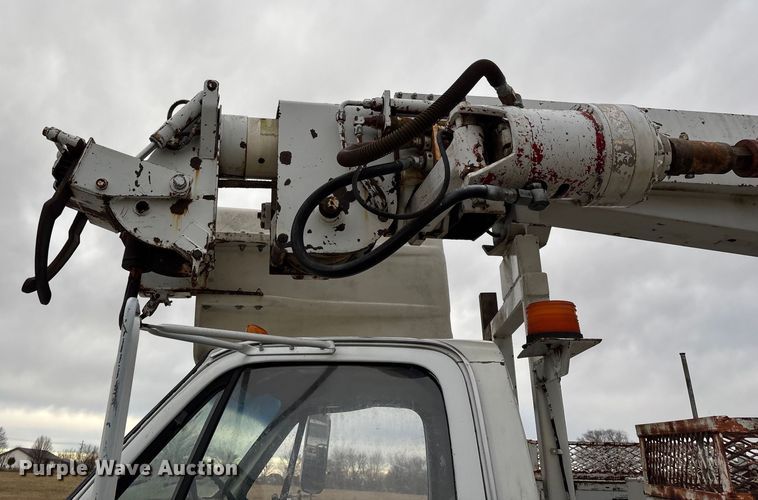 image for item FG0020 1989 GMC C7 digger derrick truck