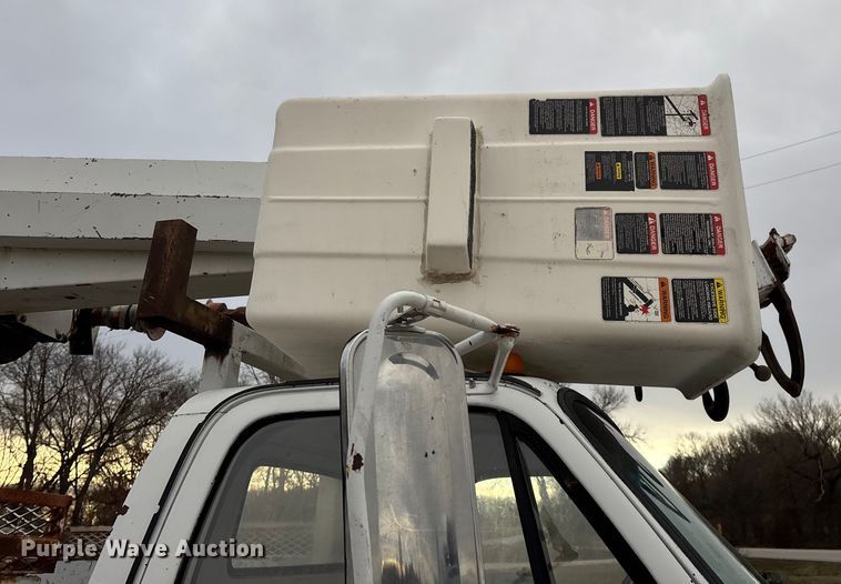 image for item FG0020 1989 GMC C7 digger derrick truck