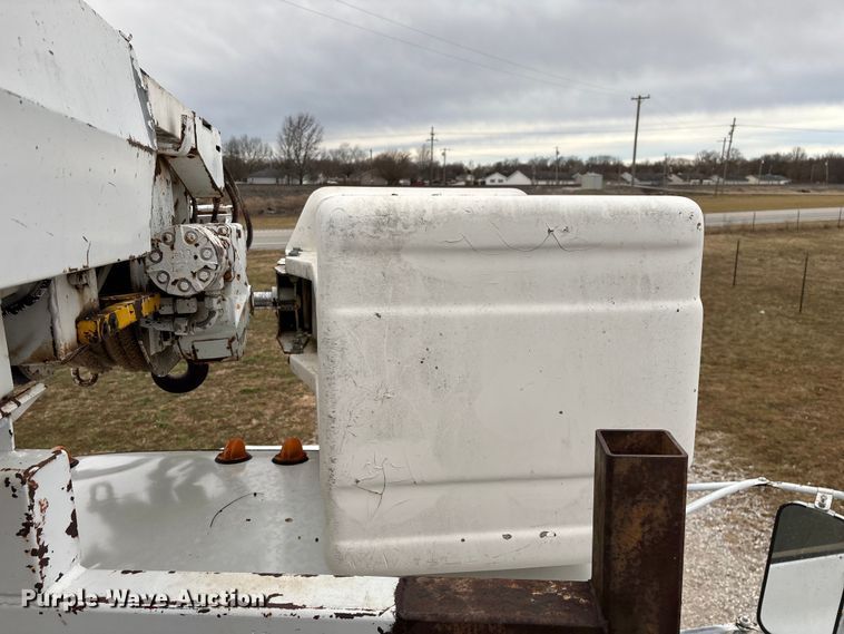 image for item FG0020 1989 GMC C7 digger derrick truck