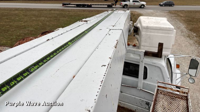 image for item FG0020 1989 GMC C7 digger derrick truck