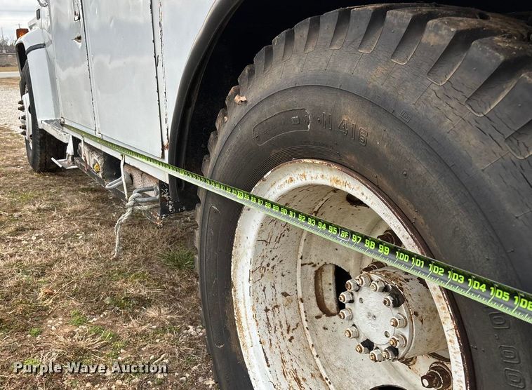 image for item FG0020 1989 GMC C7 digger derrick truck