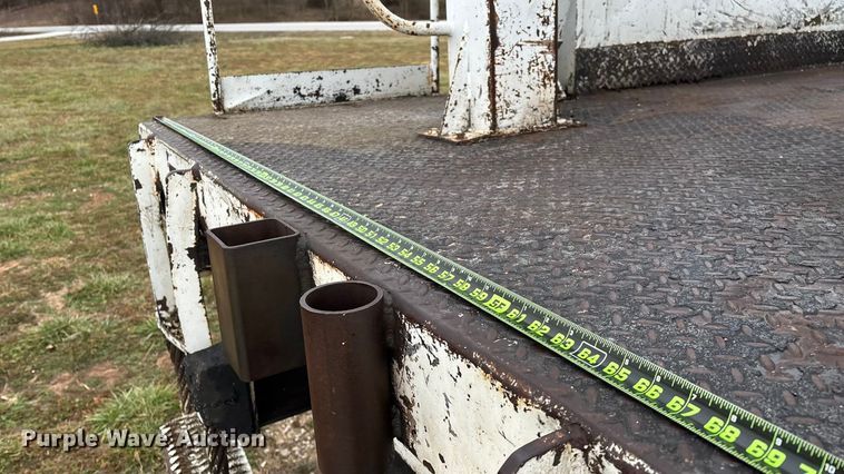 image for item FG0020 1989 GMC C7 digger derrick truck