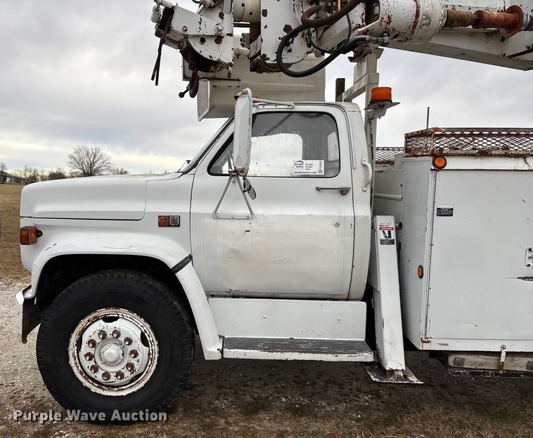 image for item FG0020 1989 GMC C7 digger derrick truck