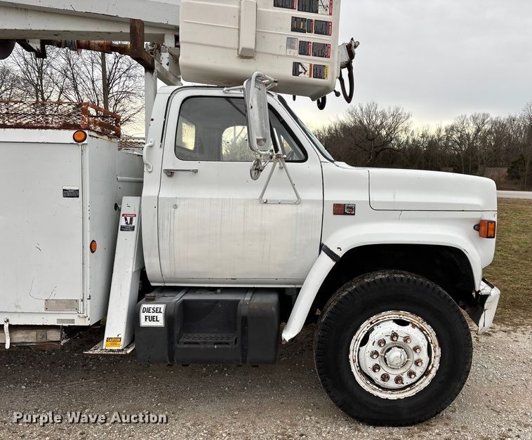 image for item FG0020 1989 GMC C7 digger derrick truck