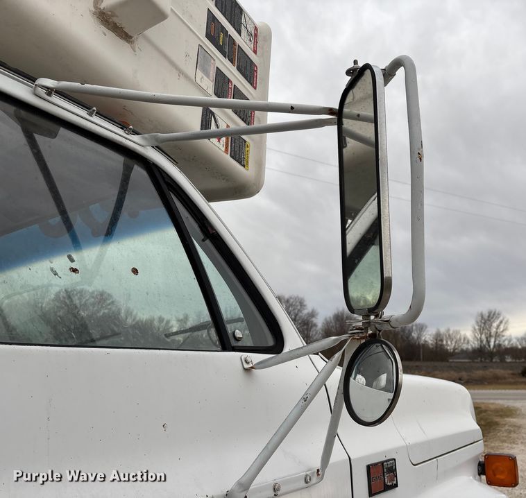 image for item FG0020 1989 GMC C7 digger derrick truck