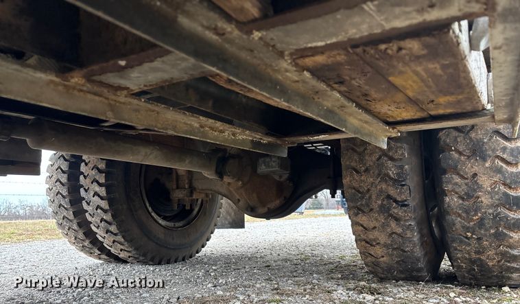 image for item FG0020 1989 GMC C7 digger derrick truck