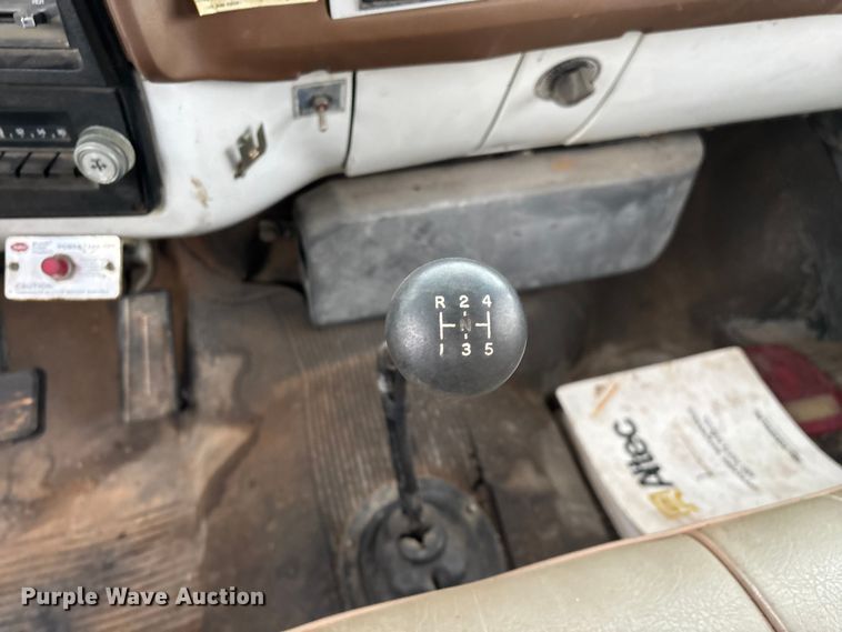 image for item FG0020 1989 GMC C7 digger derrick truck