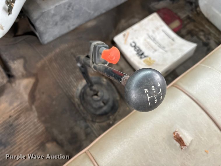 image for item FG0020 1989 GMC C7 digger derrick truck