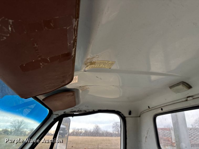 image for item FG0020 1989 GMC C7 digger derrick truck