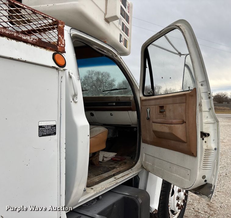 image for item FG0020 1989 GMC C7 digger derrick truck