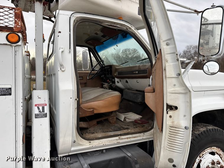 image for item FG0020 1989 GMC C7 digger derrick truck