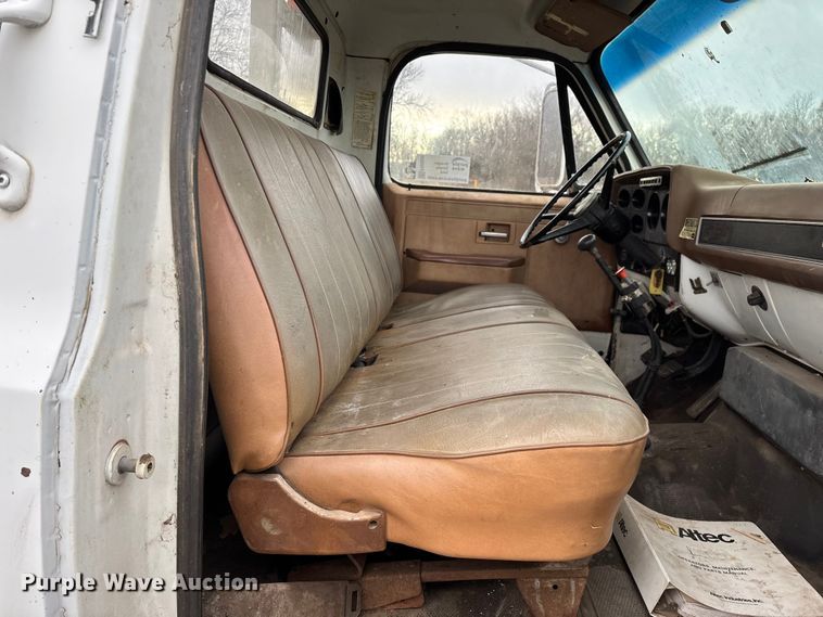 image for item FG0020 1989 GMC C7 digger derrick truck