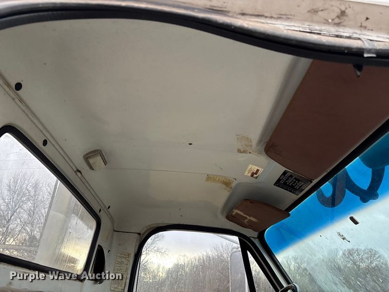 image for item FG0020 1989 GMC C7 digger derrick truck