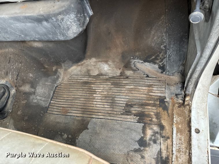 image for item FG0020 1989 GMC C7 digger derrick truck