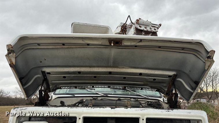 image for item FG0020 1989 GMC C7 digger derrick truck