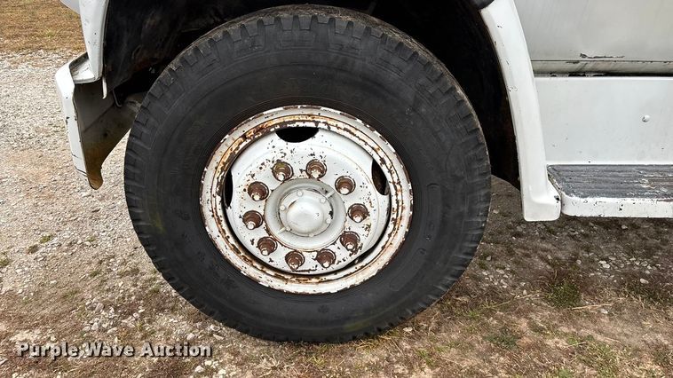 image for item FG0020 1989 GMC C7 digger derrick truck