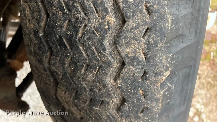 image for item FG0020 1989 GMC C7 digger derrick truck