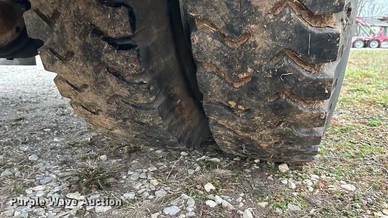 image for item FG0020 1989 GMC C7 digger derrick truck