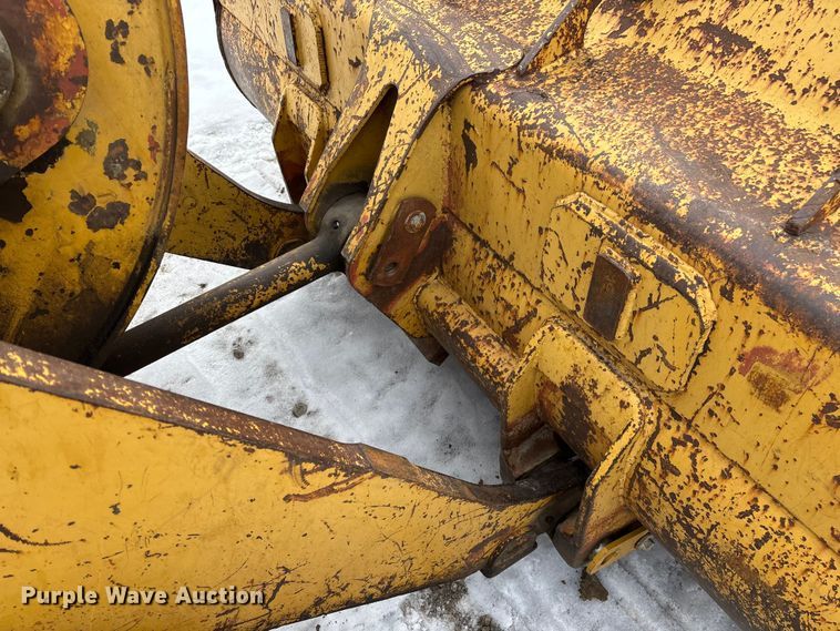 image for item FG0041 1987 Caterpillar 953 track loader