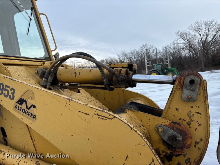 image for item FG0041 1987 Caterpillar 953 track loader