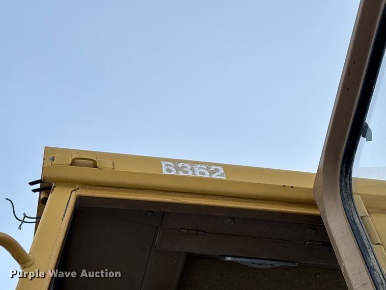 image for item FG0041 1987 Caterpillar 953 track loader