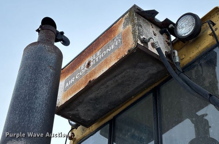 image for item FG0041 1987 Caterpillar 953 track loader