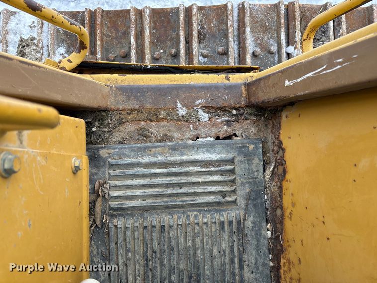 image for item FG0041 1987 Caterpillar 953 track loader