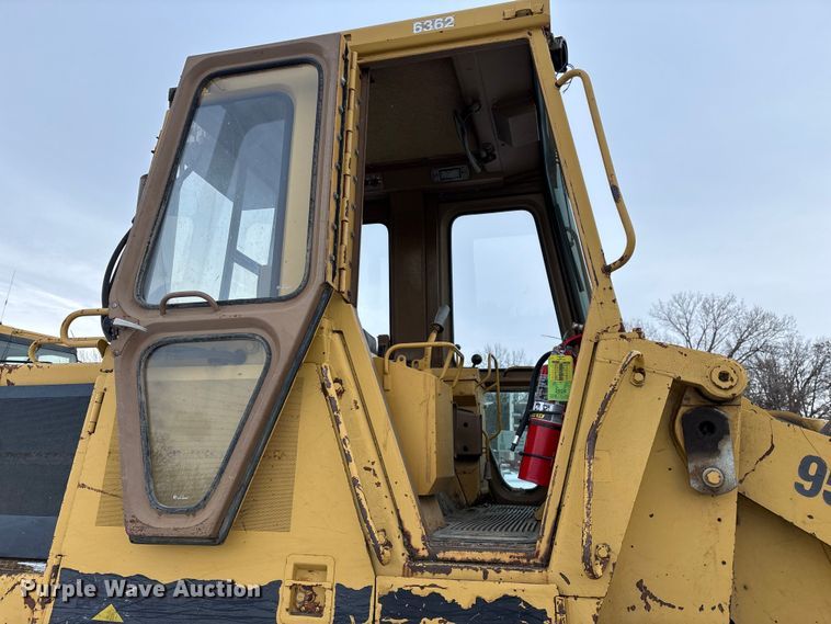 image for item FG0041 1987 Caterpillar 953 track loader