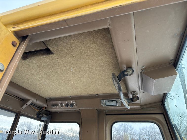 image for item FG0041 1987 Caterpillar 953 track loader