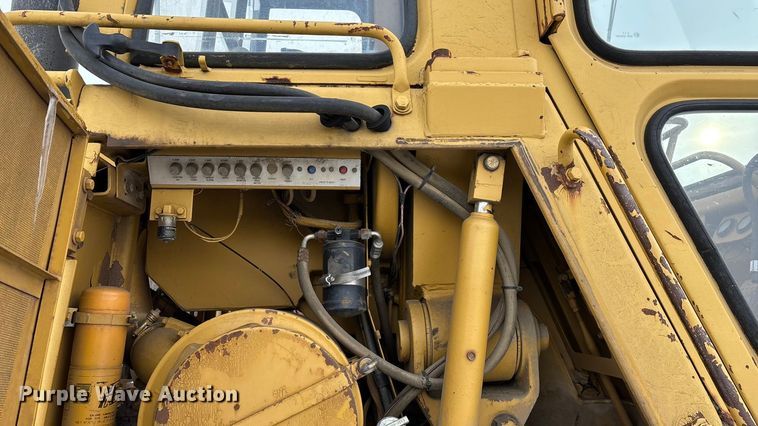 image for item FG0041 1987 Caterpillar 953 track loader