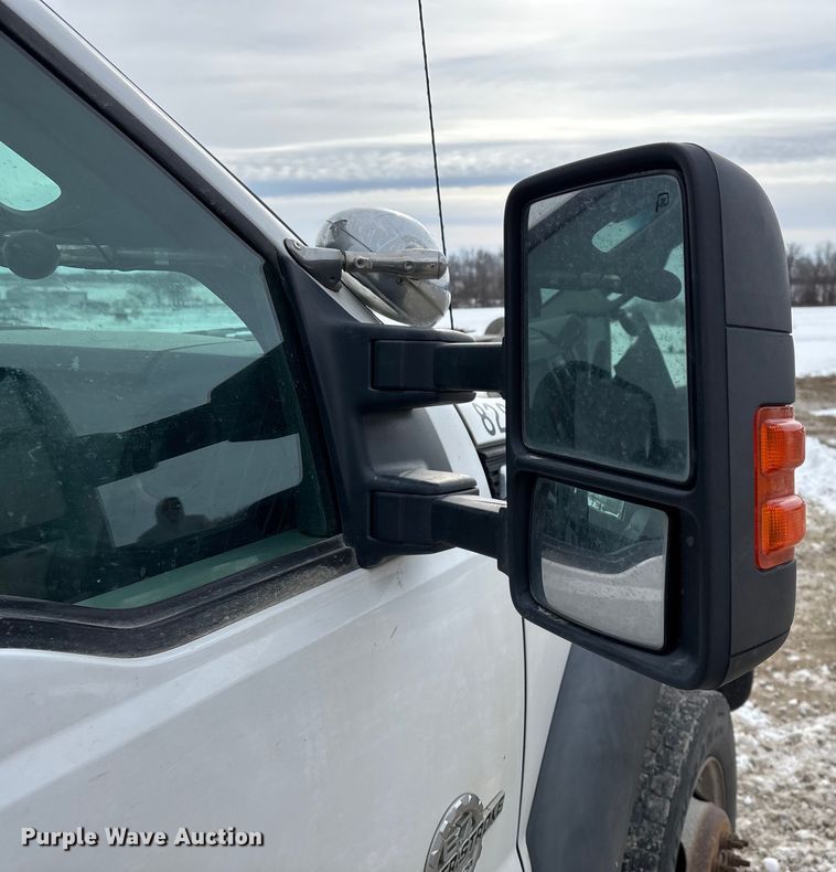 image for item FG0042 2011 Ford F550 Super Duty XL bucket truck