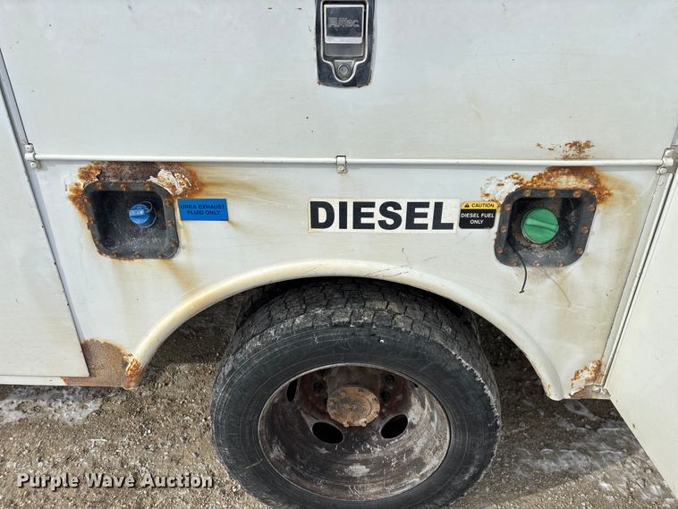 image for item FG0042 2011 Ford F550 Super Duty XL bucket truck