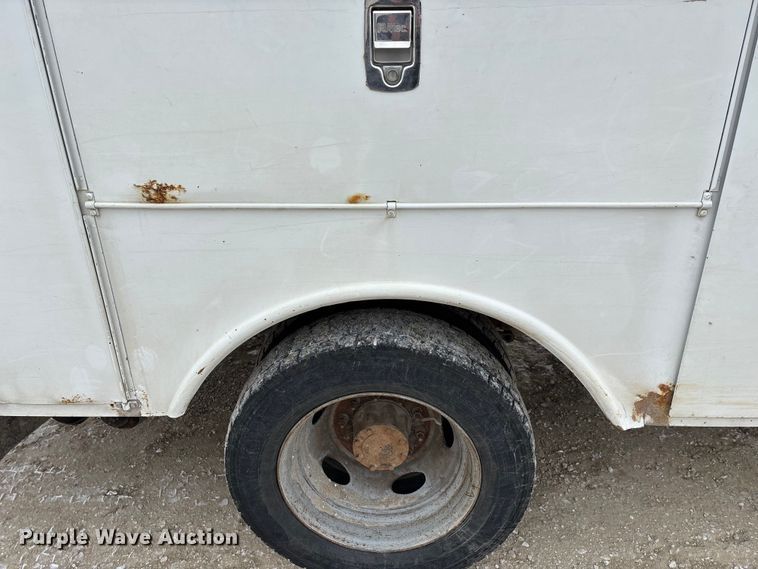 image for item FG0042 2011 Ford F550 Super Duty XL bucket truck