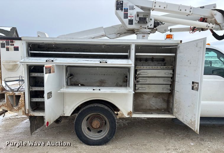 image for item FG0042 2011 Ford F550 Super Duty XL bucket truck